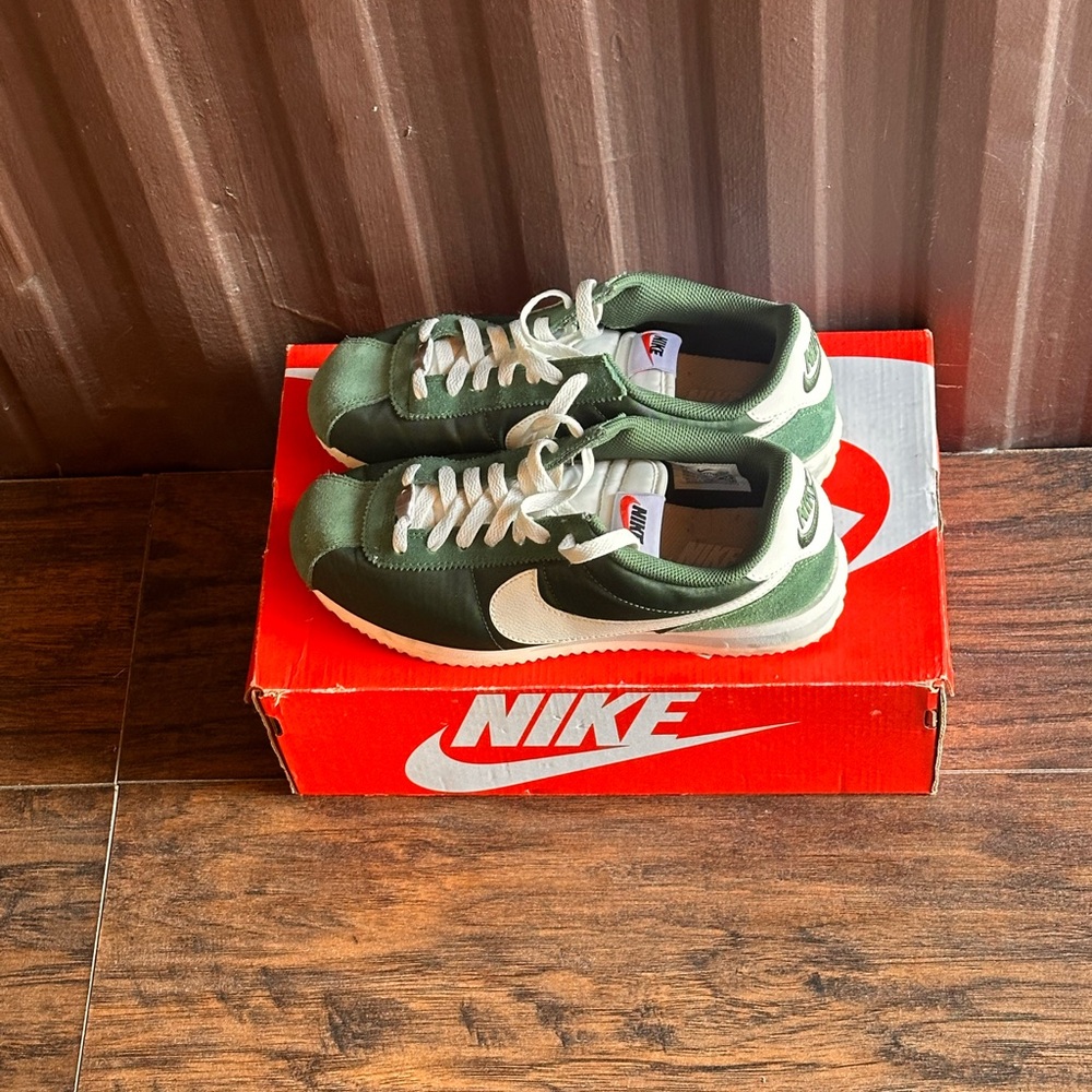Nike Green Sneakers with White Accents